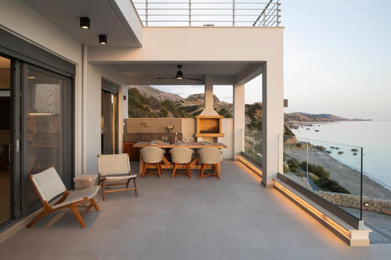 Rozities Luxury Beachfront Villa Kerames Extérieur photo