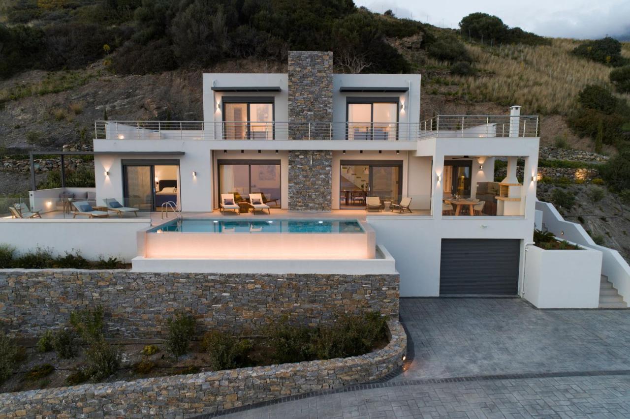 Rozities Luxury Beachfront Villa Kerames Extérieur photo