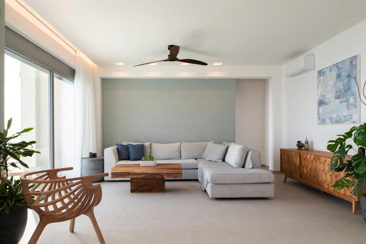 Rozities Luxury Beachfront Villa Kerames Extérieur photo