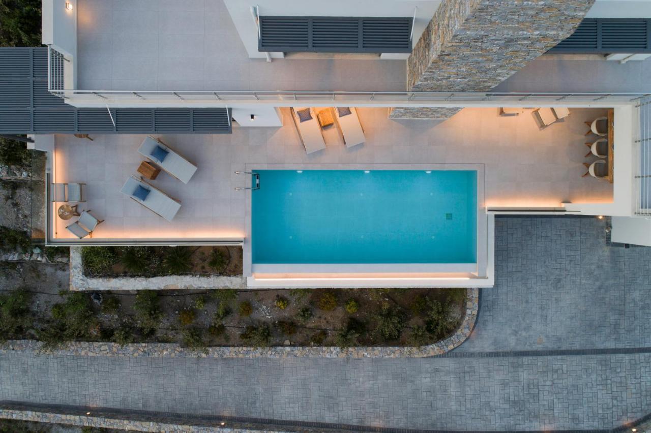 Rozities Luxury Beachfront Villa Kerames Extérieur photo